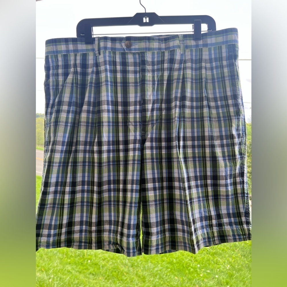 Men’s cutter and buck plaid golf shorts size 40 multicolor flat front cotton